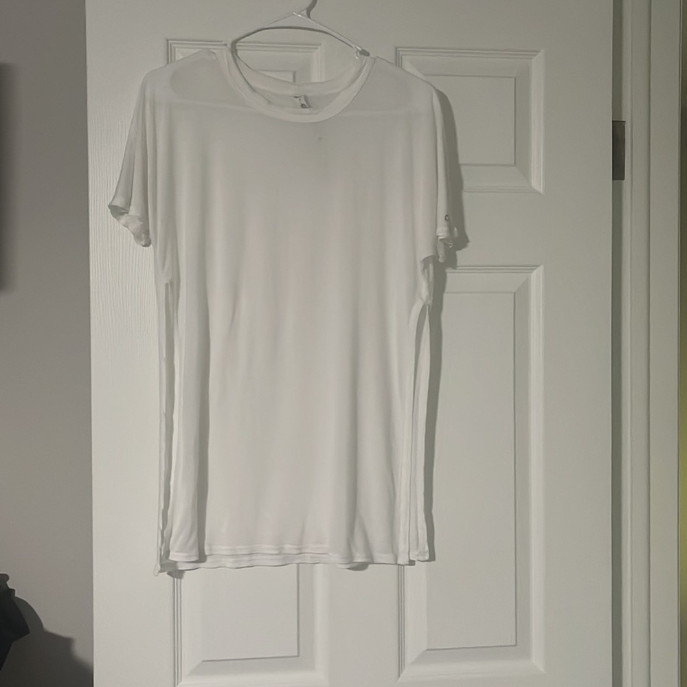 Alo short sleeve split on the sides